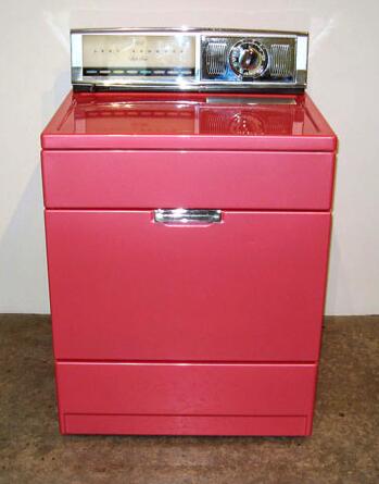 Camilo Ontiveros, Pink Lady Kenmore Dryer, 2009. Secadora encontrada y pintura de carro,(Found dryer and automotive paint) 43 1/2 x 29 x 25 1/2 inches.