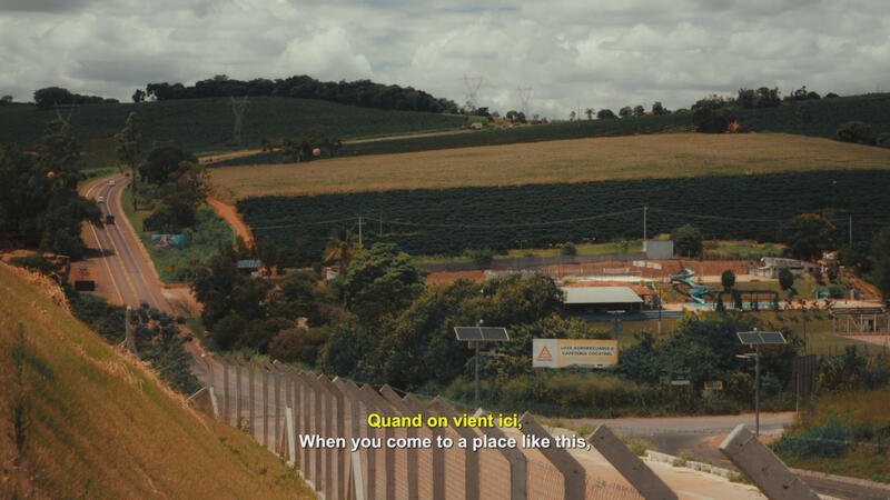 CON UNA HECTÁREA: ARQUITECTURAS ALTERNATIVAS EN EL CORAZÓN CAFETALERO DE BRASIL