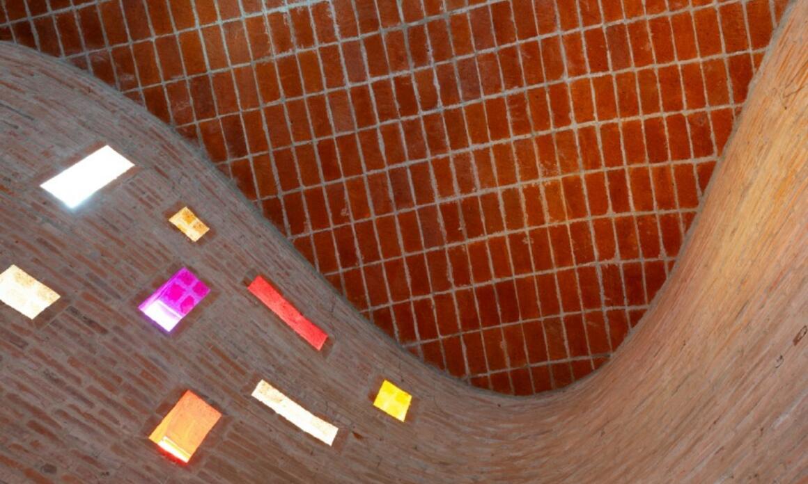 DE LADRILLOS Y ESPÍRITU RACIONAL, LA IGLESIA CRISTO OBRERO ES “SILENCIOSAMENTE REVOLUCIONARIA”