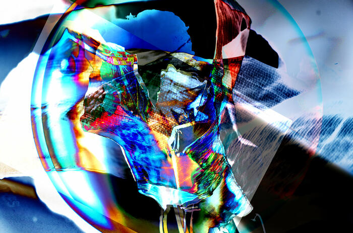 CONVOCATORIA GLOBAL: LUNAS, CASTILLOS Y ÁRBOLES EN THE WRONG BIENNALE 2025–2026