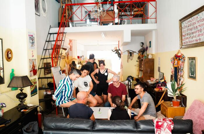 TINY SPACES ABRE CONVOCATORIA 2026: RESIDENCIAS SOSTENIBLES EN ALEMANIA, GRECIA Y FINLANDIA