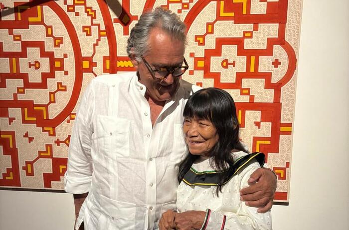 ARMANDO ANDRADE: “SARA FLORES PRESENTA UNA SERIE DE OBRAS QUE LLEVAN AL KENÉ A UNA ESCALA NUNCA ANTES EXPLORADA”