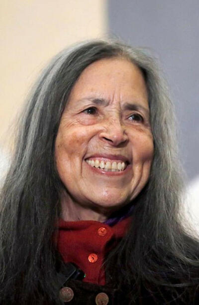 CECILIA VICUÑA:  "QUE EL QUIPU CONTINÚE ES DECIR QUE LA VIDA SIGUE FRENTE A LA EXTINCIÓN"