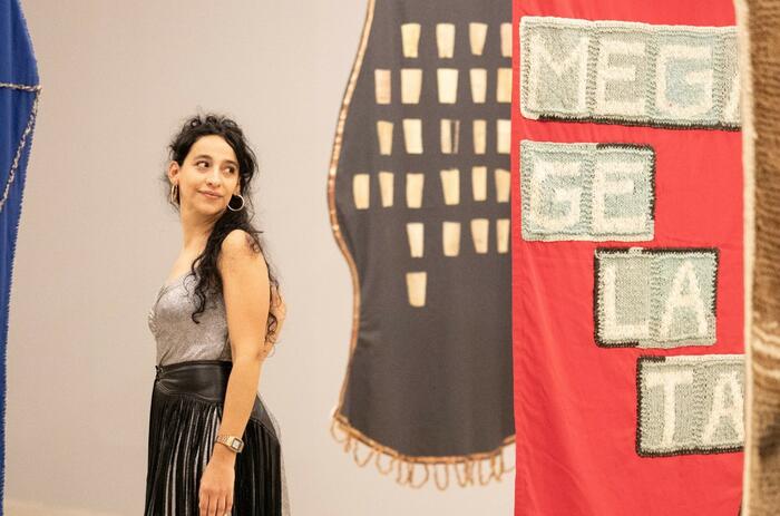 ENTRE HILOS Y SENTIDOS, LAS PALABRAS TEJIDAS DE LUCRECIA LIONTI