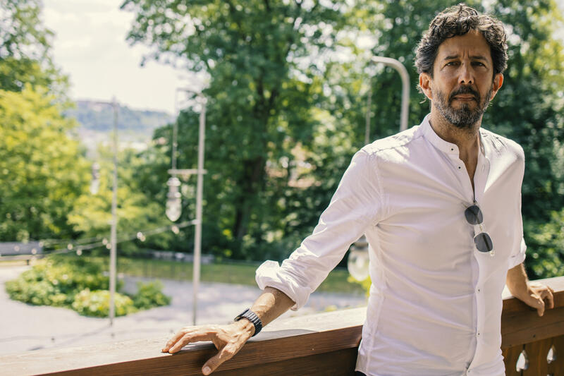 ENTREVISTA CON JOSÉ ROCA: “LA ESPECIFICIDAD DE UN MEDIO GENERA EXPECTATIVAS QUE PUEDEN ROMPERSE”