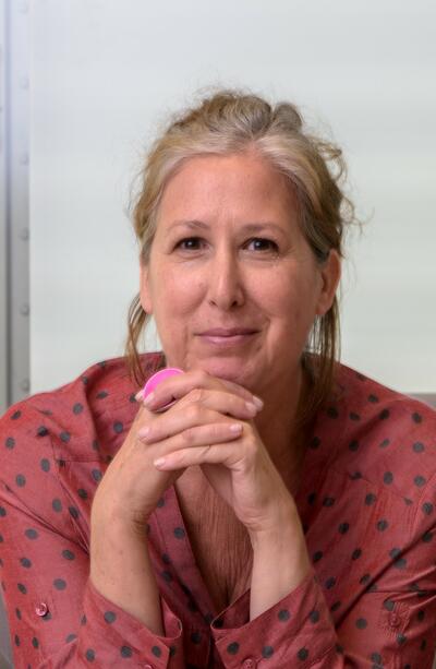 EVE SCHILLO Y LA FOTOGRAFÍA MÁS ALLÁ DE LA FOTOGRAFÍA