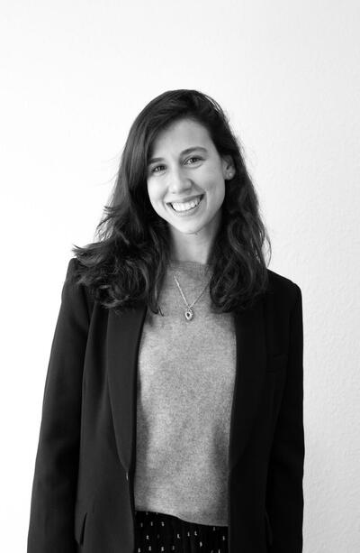 ISABELLA LENZI Y LA CURADURÍA COMO ESPACIO CORAL