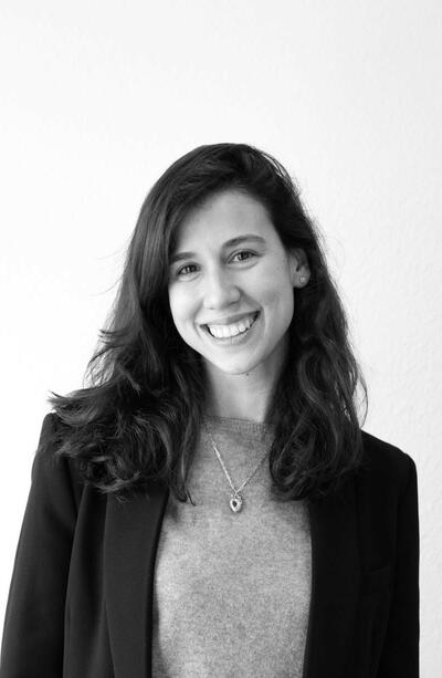 ISABELLA LENZI Y LA CURADURÍA COMO ESPACIO CORAL