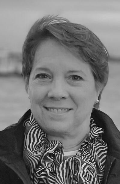 MÓNICA KUPFER: “NO BASTA CON EXPONER EL ARTE, HAY QUE ESCRIBIR SU HISTORIA”