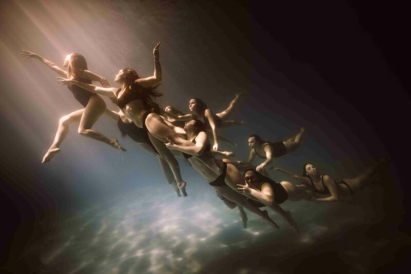 DELFINA PIGNATIELLO PRESENTA NINFAS, UNA ODA SILENCIOSA A LA HERMANDAD