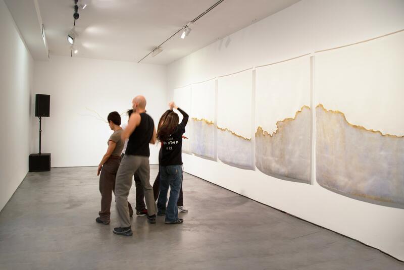 GLENA LEÓN: UN ESPACIO RITUAL EN LA BÚSQUEDA DEL SENTIDO