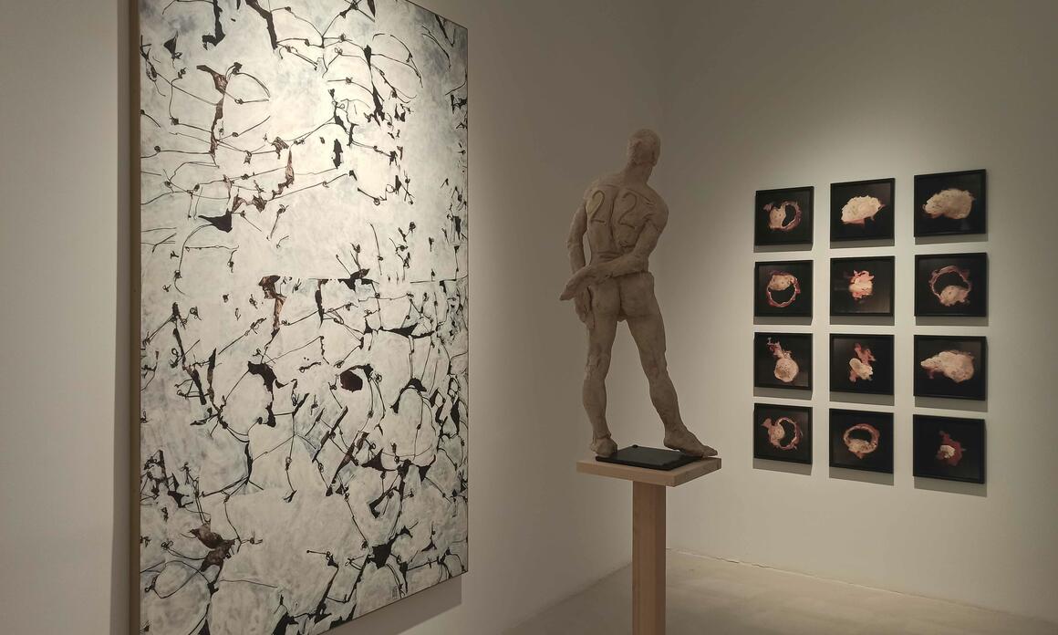 JAVIER MARÍN Y LA ESCULTURA COMO SISTEMA EN HILARIO GALGUERA