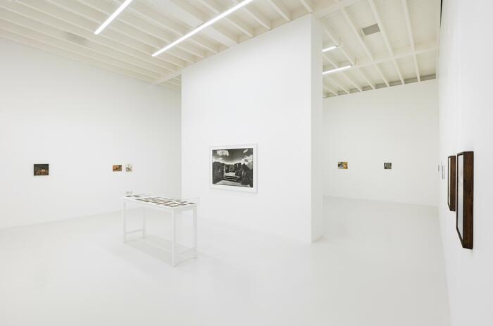 POSTALES: ENTRE LA MEMORIA DE MARTÍN CHAMBI Y LAS VISIONES DEL PRESENTE 