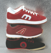 Mao, 2006. C-Print, 59 x 59 in. Photo courtesy of Galería Elba Benítez. Fotografía color, 150 x 150 cm. Foto cortesía de Galería Elba Benítez.