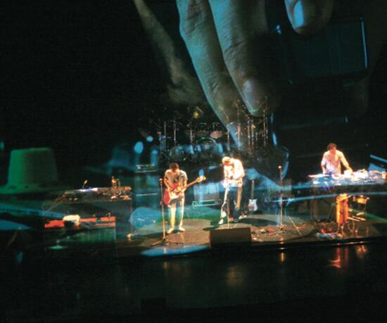A autópsia da cigarra gigante, 2008, Multiplicidade, Teatro Oi Casa Grande, Rio de Janeiro Courtesy of the artists