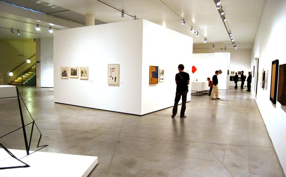 Es Baluard, “Los sitios de la abstracción latinoamericana. Colección Ella Fontanals-Cisneros”. Del 27 de marzo al 20 de junio de 2010. 