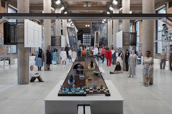 PARÍS, CAPITAL DEL ARTE Y LA MODA: MIU MIU Y HELEN MARTEN PRESENTAN 30 BLIZZARDS EN ART BASEL  