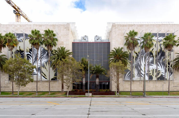 Artistas argentinos intervienen la fachada de un museo en Los Ángeles   
