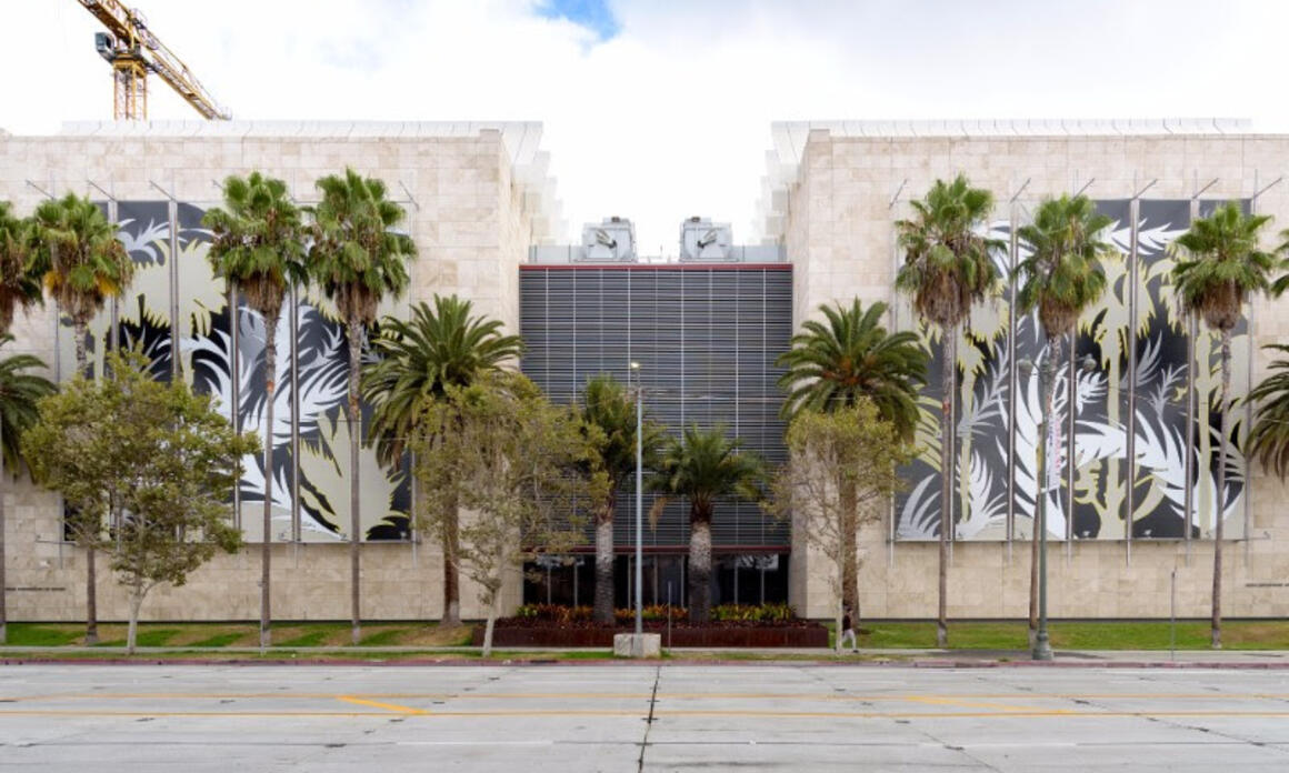 Artistas argentinos intervienen la fachada de un museo en Los Ángeles   