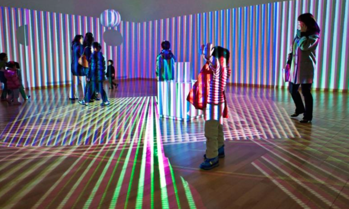 CON LA PARTICIPACIÓN DE CARLOS CRUZ- DIEZ Y SU OBRA, LUMINOUS REALITY, PHILLIPS PRESENTA PHILLIPS X, LA NUEVEA PLATAFORMA PARA EXHIBICIONES