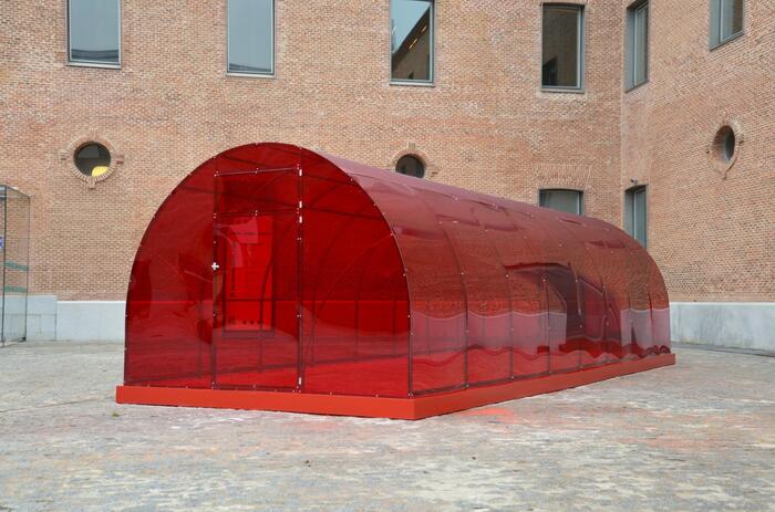 El invernadero rojo, Patrick Hamilton, 2021. Ph: Centro Cultural Conde Duque.