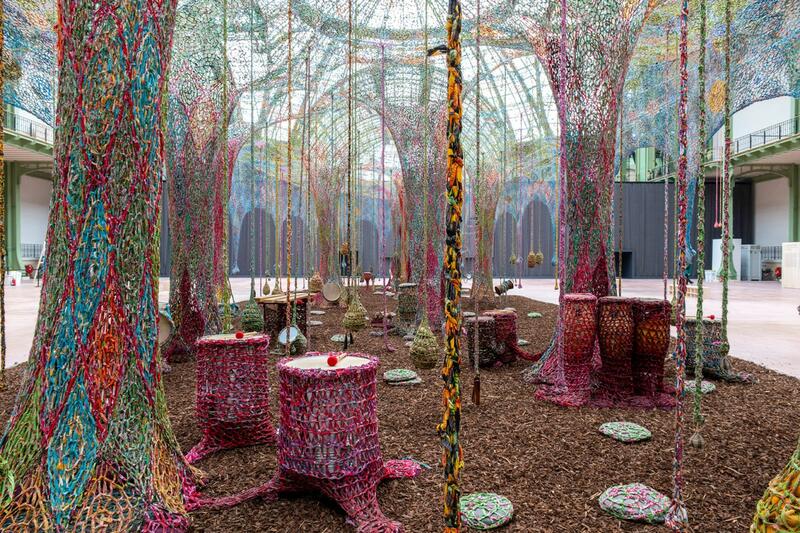 ERNESTO NETO EN PARÍS: ARQUITECTURAS DE CROCHET 