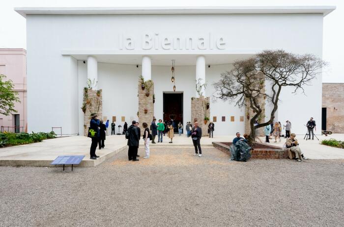 LA BIENAL DE VENECIA EN UNA EDICIÓN MARCADA A JUEGO POLÍTICO