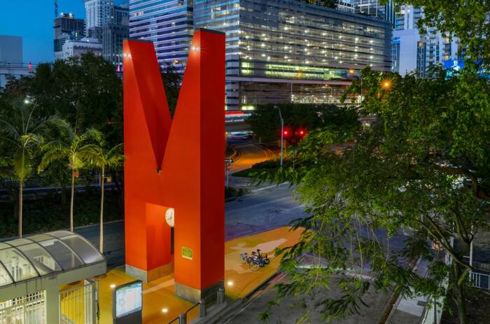 ROBERTO BEHAR & ROSARIO MARQUARDT GANADORES DEL PREMIO A LA TRAYECTORIA DE THE ELLIES OOLITE ARTS AWARD