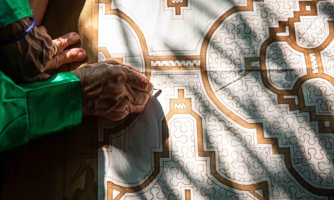 UNA ARTISTA SHIPIBO-KONIBO EN UN MUSEO PERUANO: ECOFEMINISMO Y ECOLOGÍA PROFUNDA