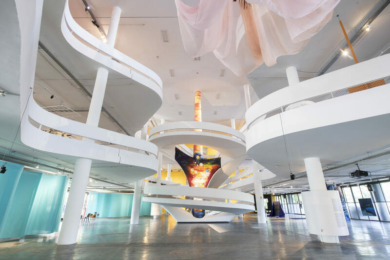 ÁNGULOS, CRUCES, MOVIMIENTO, YUXTAPOSICIÓN: LA 36ª BIENAL DE SÃO PAULO