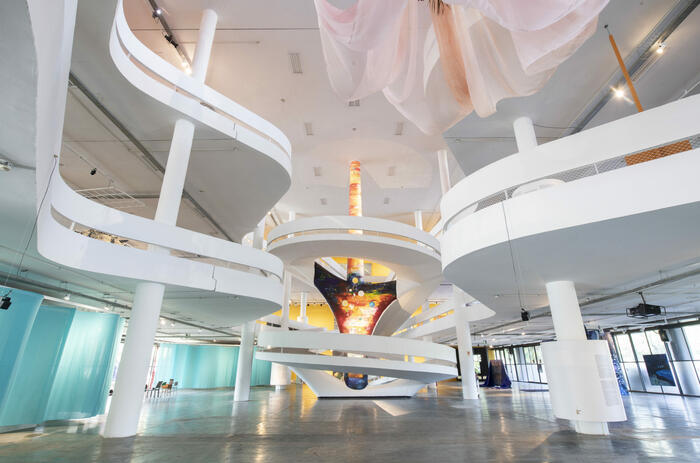 ÁNGULOS, CRUCES, MOVIMIENTO, YUXTAPOSICIÓN: LA 36ª BIENAL DE SÃO PAULO