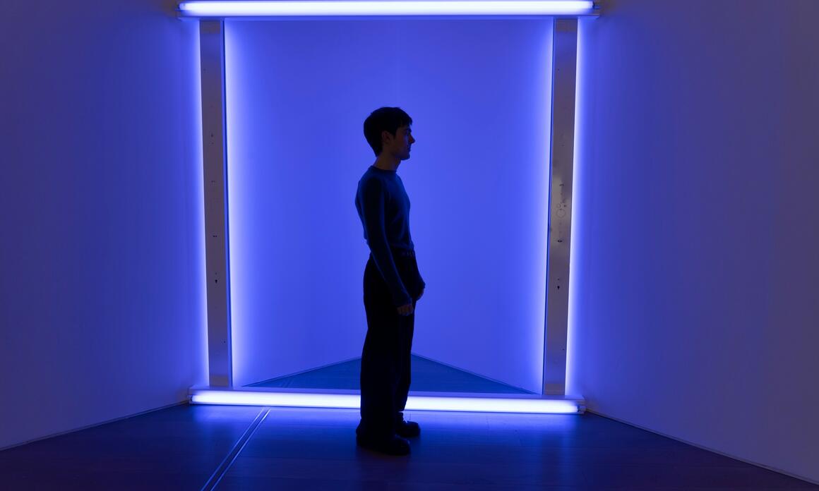 DE ÍCONOS RELIGIOSOS A ÍCONOS FLUORESCENTES: DAN FLAVIN Y LA LUZ EN MALBA