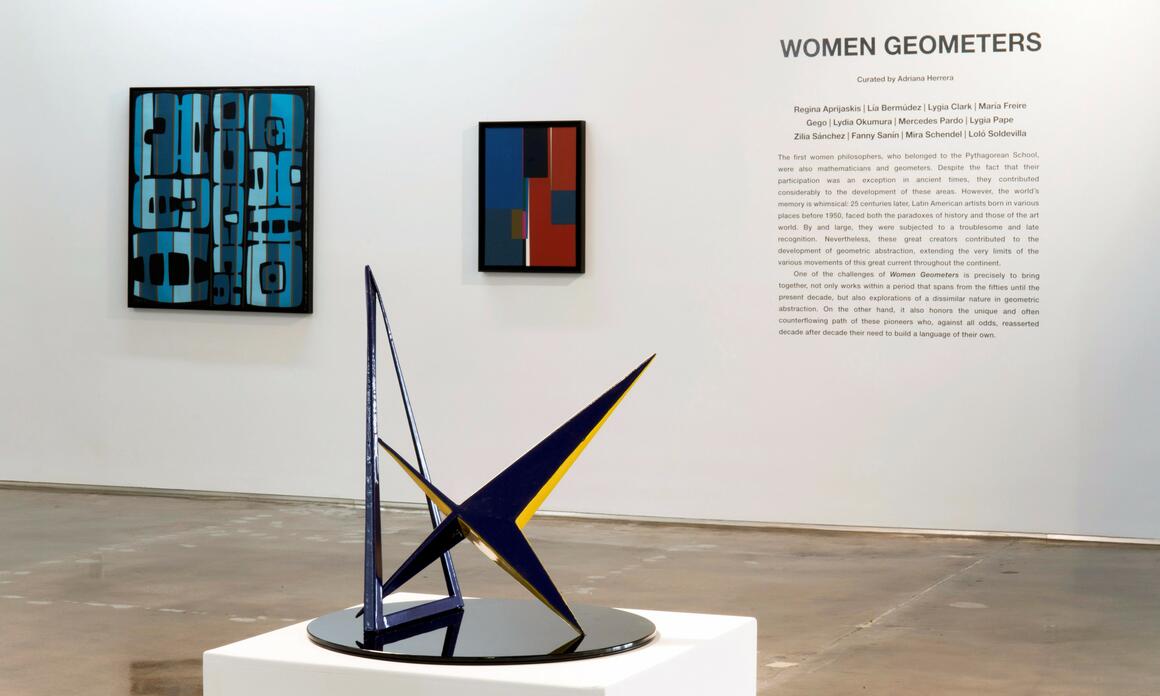 LA FORMA ES FEMENINA